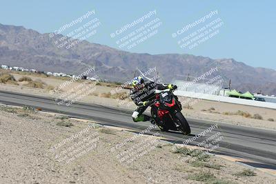 media/Oct-30-2025-Racers Edge (Thu) [[dabbdaf680]]/3-B Group/Session 3 (Turn 15 Inside)/